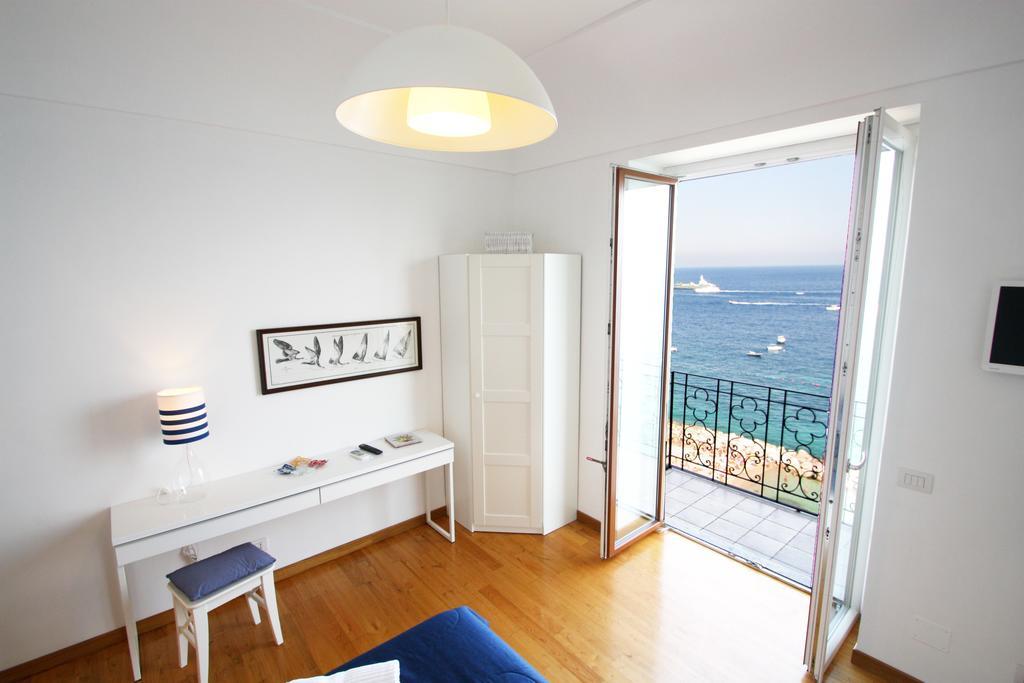 Camera Doppia con Letti Singoli con Vista Mare